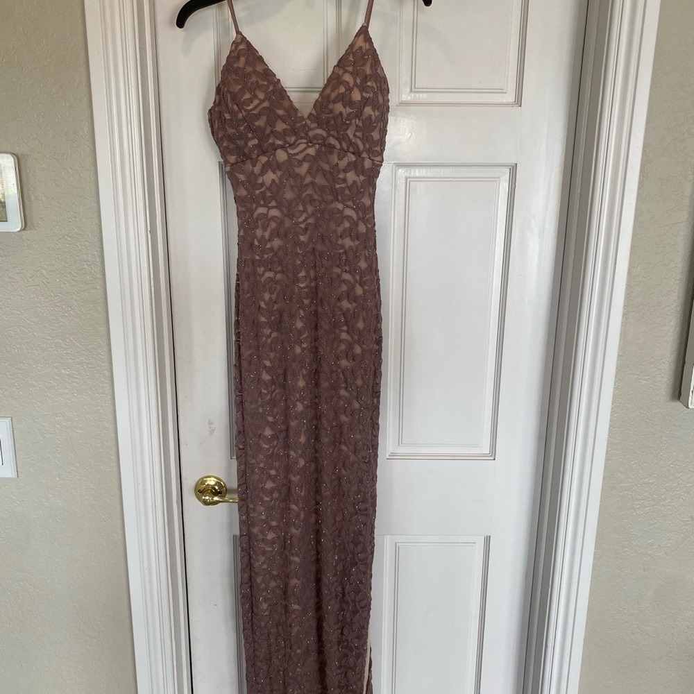 Elegant Lace Spaghetti Strap Gown